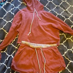 Matching Abercrombie and finch lounge set